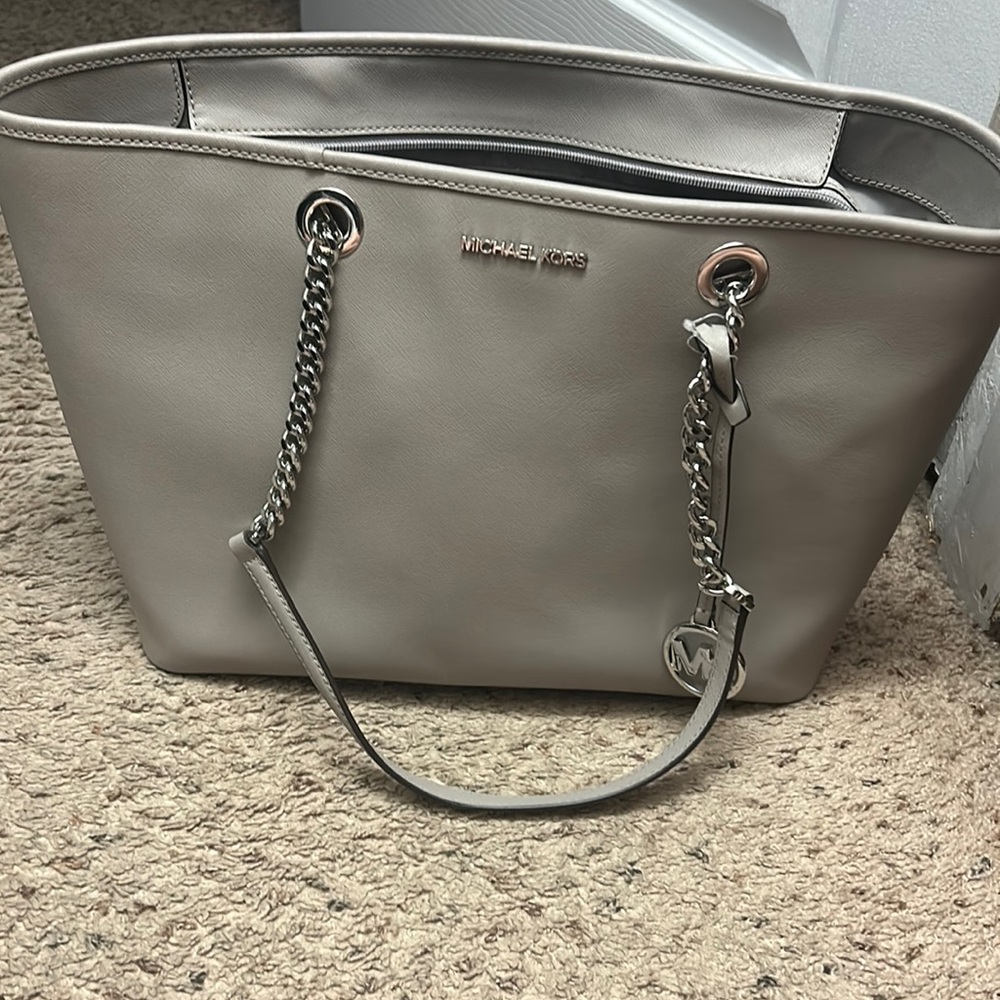 Beautiful Micheal Kors purse